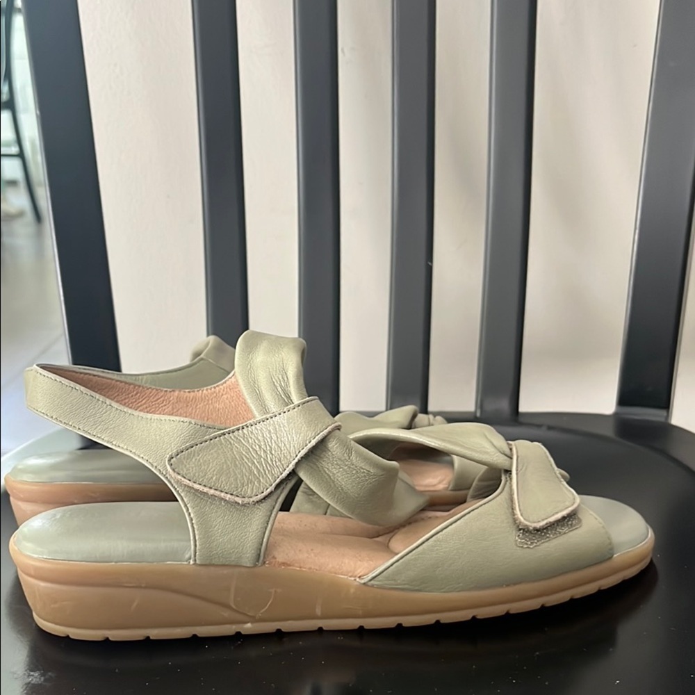 BeautiFeel Mint Green Leather Sandals w/ Adjustable Straps and Cushioned Footbed - Picture 6 of 9